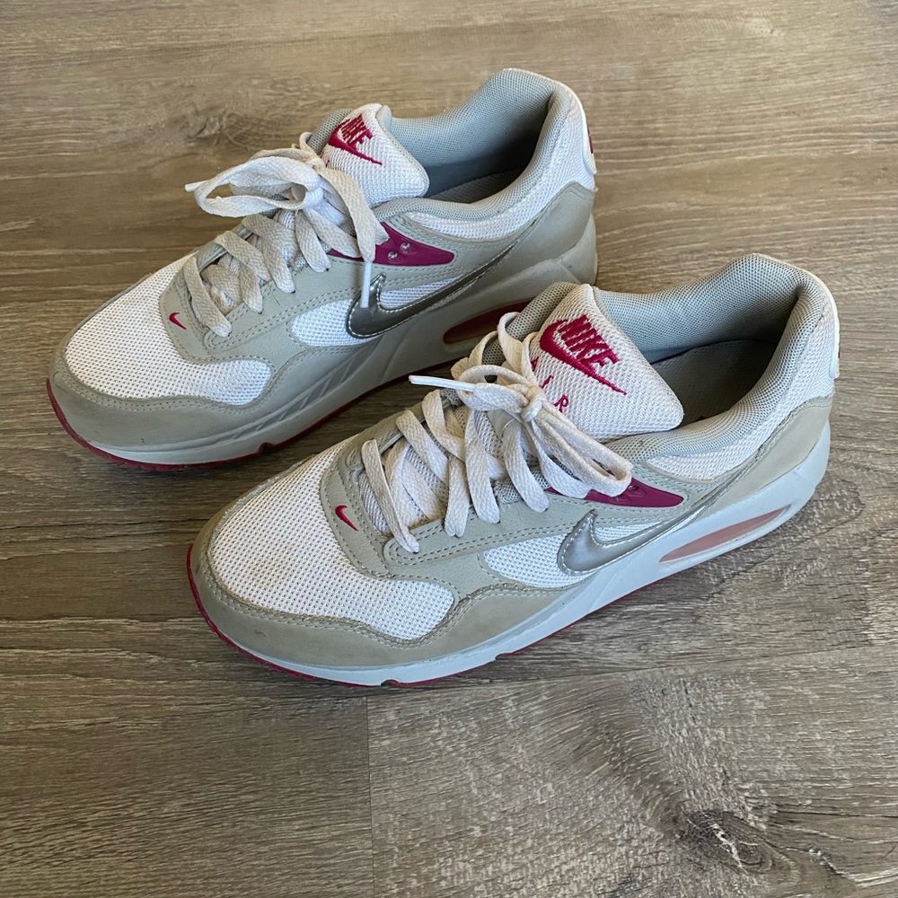 Nike Air Max Pink & White Sneaker